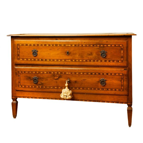 



Cassettone, sec. XVIII  - Asta Arredi, dipinti ed oggetti d'arte da una dimora sulle colline fiorentine - Poggio Bracciolini Casa d'Aste