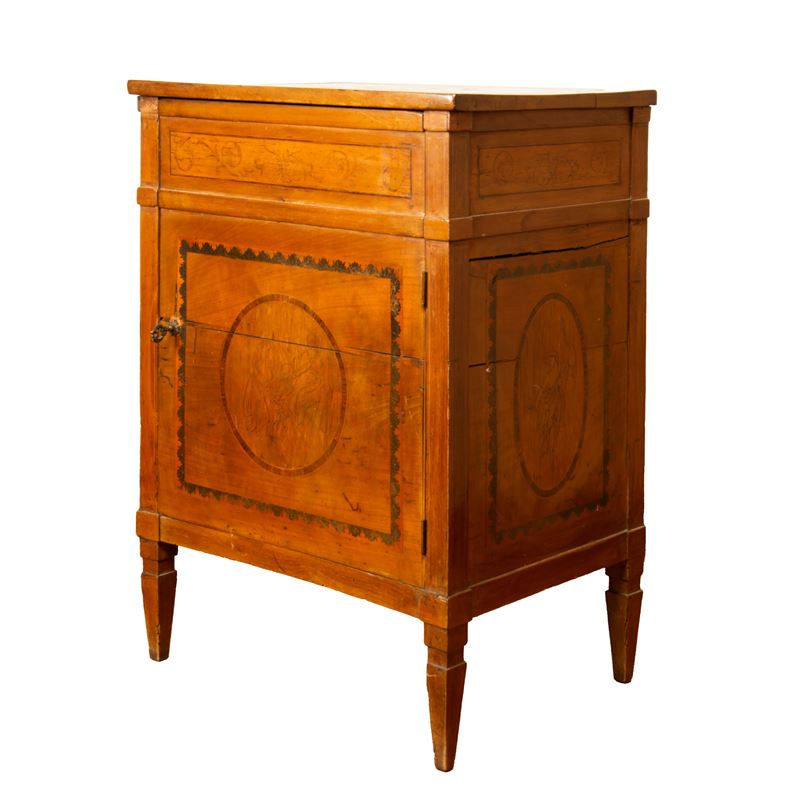 Comodino, sec. XVIII