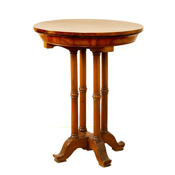 



Coppia di tavolini circolari, sec. XIX  - Asta Arredi, dipinti ed oggetti d'arte da una dimora sulle colline fiorentine - Poggio Bracciolini Casa d'Aste