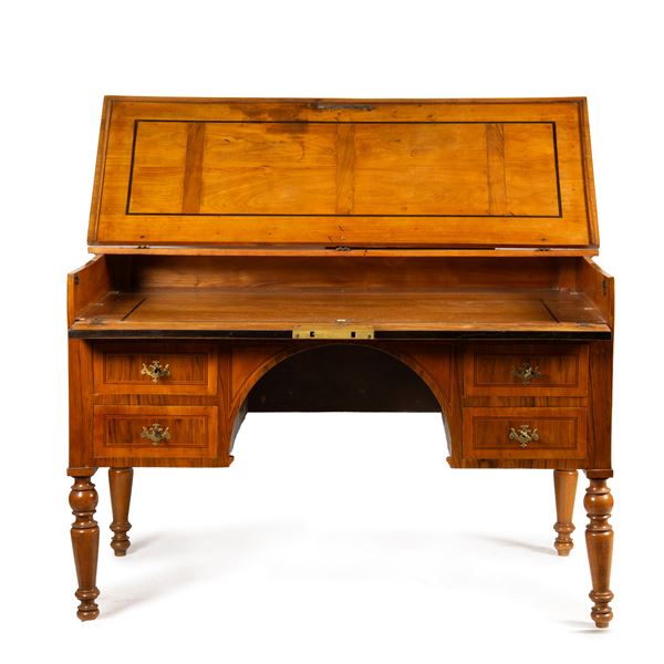 



Scrivania da centro, Luigi XVI