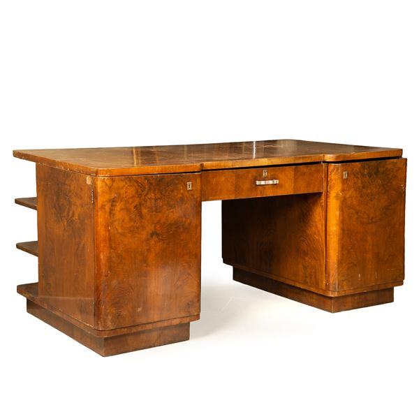 



Grande scrivania, art dec&ograve;   - Asta Mobili, arredi, dipinti e oggetti d'arte - Poggio Bracciolini Casa d'Aste