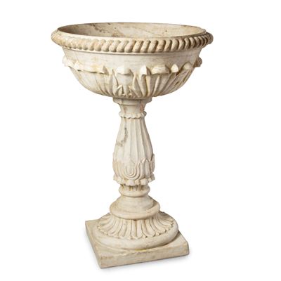 Scuola italiana, Acquasantiera in marmo, diam. 63 cm, alt. 97 cm, sec. XIX