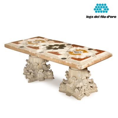 Tavolo da fumo, XVIII secolo, piano in scagliola intarsiata con marmi