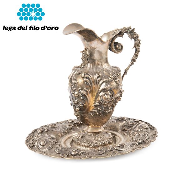CARAFFA CON PRESENTOIRE, SEC. XX  - Asta GIOIELLI, OROLOGI E ARGENTI - Poggio Bracciolini Casa d'Aste