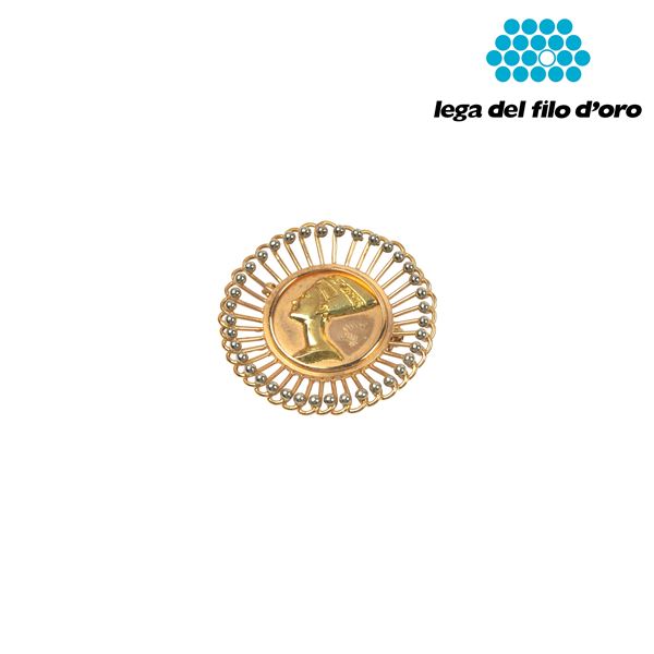 



SPILLA IN ORO GIALLO 18KT  - Asta GIOIELLI, OROLOGI E ARGENTI - Poggio Bracciolini Casa d'Aste