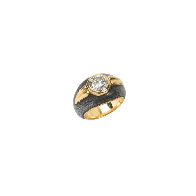 ANELLO IN ORO GIALLO 18KT, METALLO E DIAMANTE