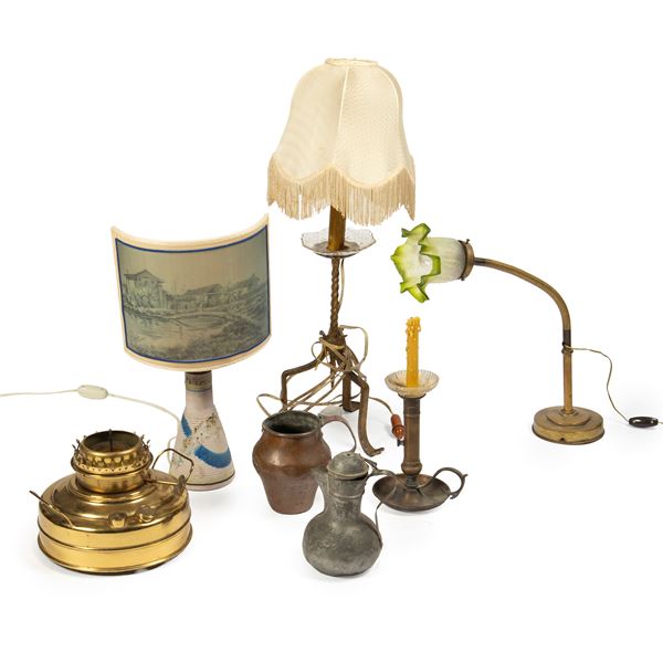 



Dieci fra lumi da tavolo, brocche e candelabri, sec. XIX-XX