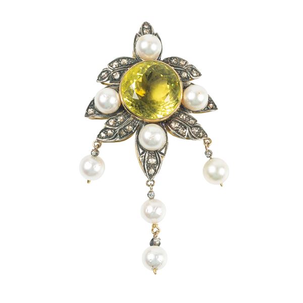 



SPILLA IN ORO GIALLO 18KT, ARGENTO, DIAMANTI, QUARZO E PERLE
