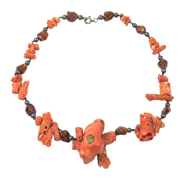 



COLLANA DI CORALLO, AMBRA E PERLE