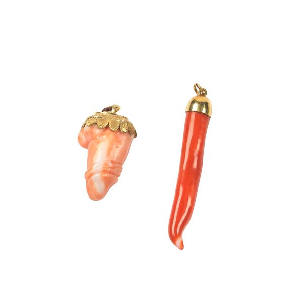 



PENDENTE IN CORALLO E ORO 18KT 