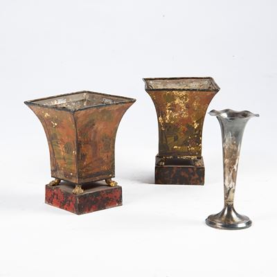 Coppia di tole, decorazione a paesaggi con figure, XIX secolo