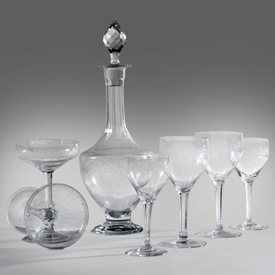Servito di bicchieri, cristallo decorato (7 calici da champagne, 7 bicchieri da acqua, 4 bicchier...