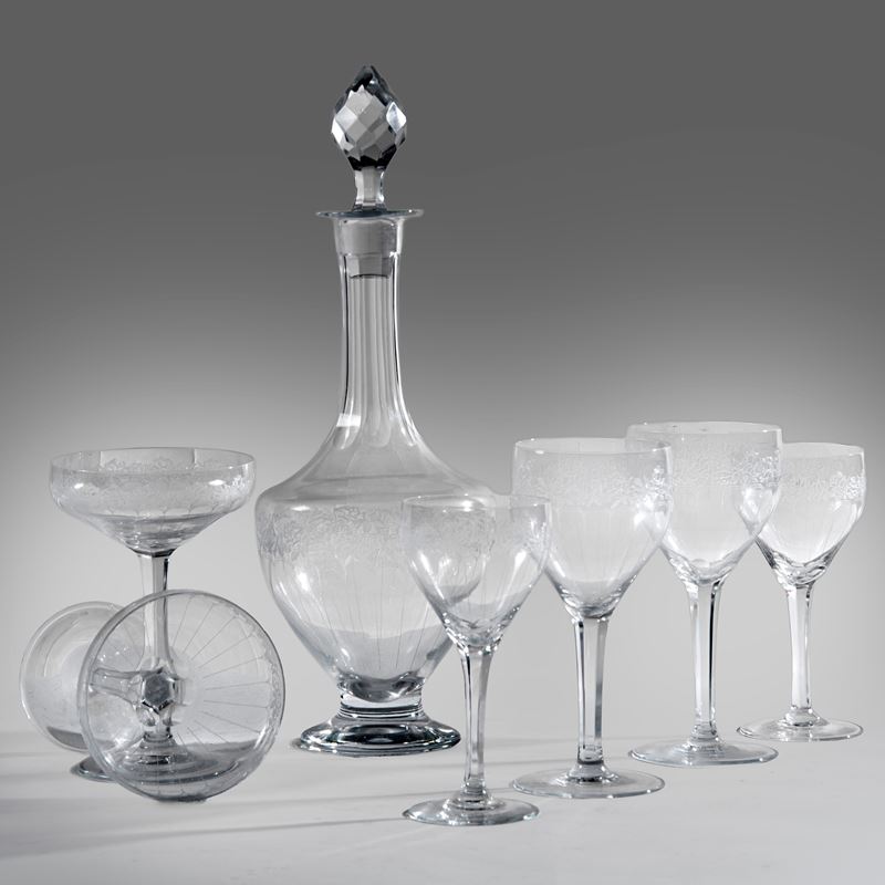 Servito di bicchieri, cristallo decorato (7 calici da champagne, 7 bicchieri da acqua, 4 bicchier...