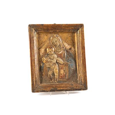 Scuola italiana, Madonna con Bambino, altorilievo in stucco dorato (sec. XIX)