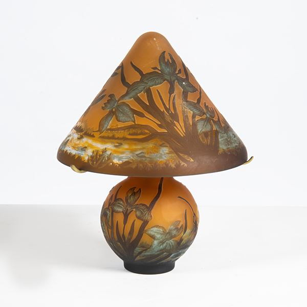 



Lume da tavolo, in stile Art Nouveau 