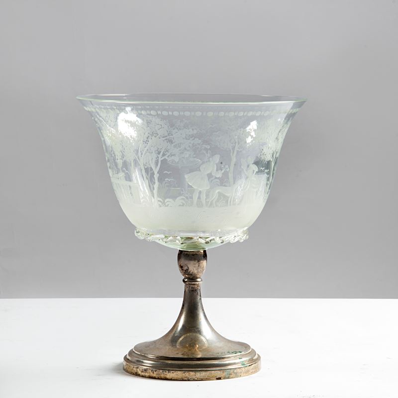 Coppa, cristallo inciso a figure ed animali con base circolare in argento, sec. XX