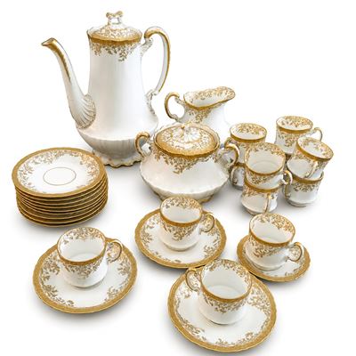 Limoges, Servito da caffè in ceramica con decoro floreale dorato (inizio sec. XX)