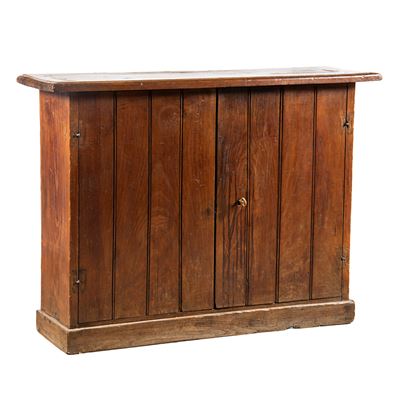 Credenzino, credenza a due sportelli in castagno (sec. XX)