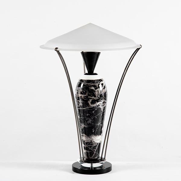 



Lampada da tavolo, sec. XX  - Asta Mobili, arredi e oggetti d'arte - Poggio Bracciolini Casa d'Aste