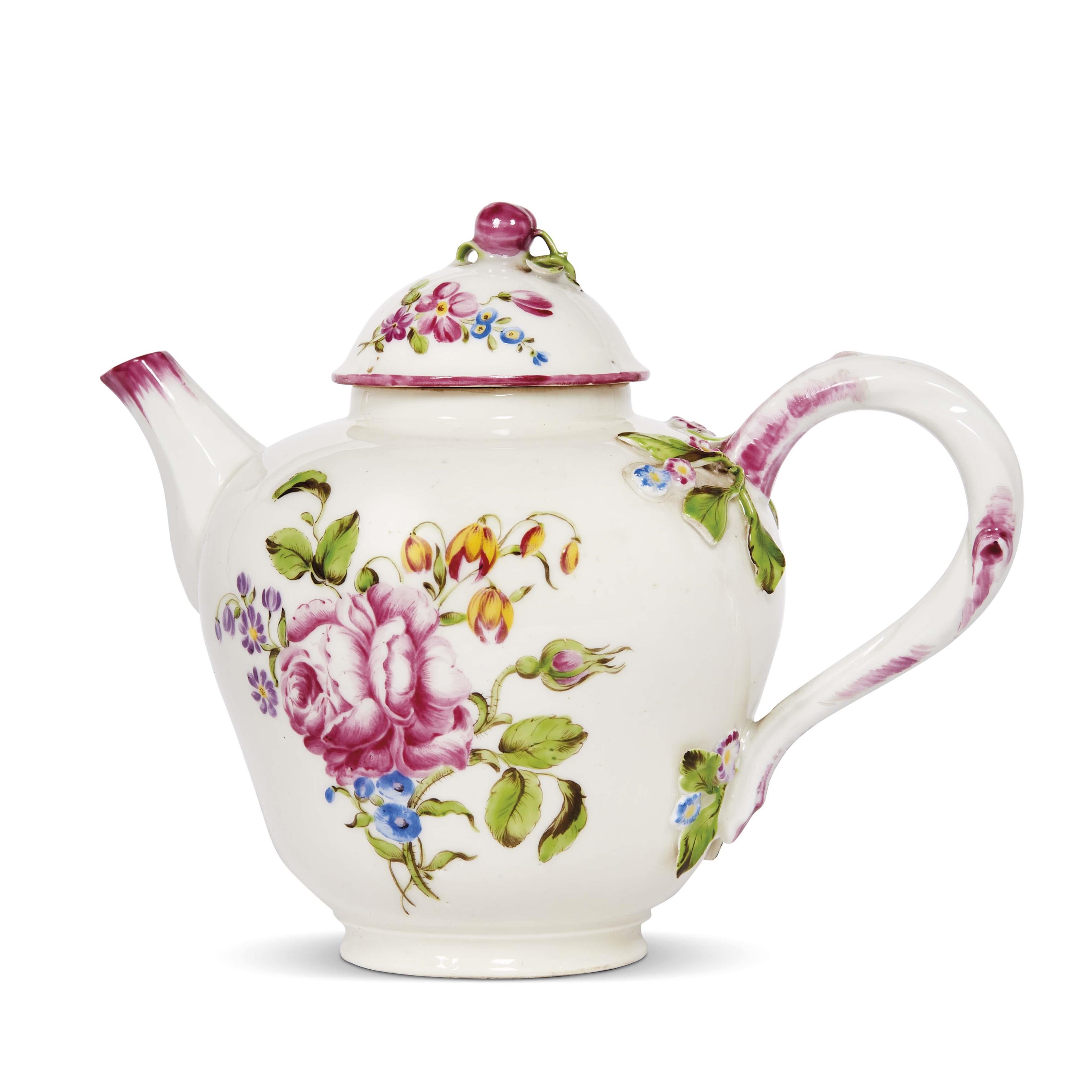Manifattura del Duca di Villeroy (Mennecy), Teiera in porcellana tenera dipinta a bouquet floreal...