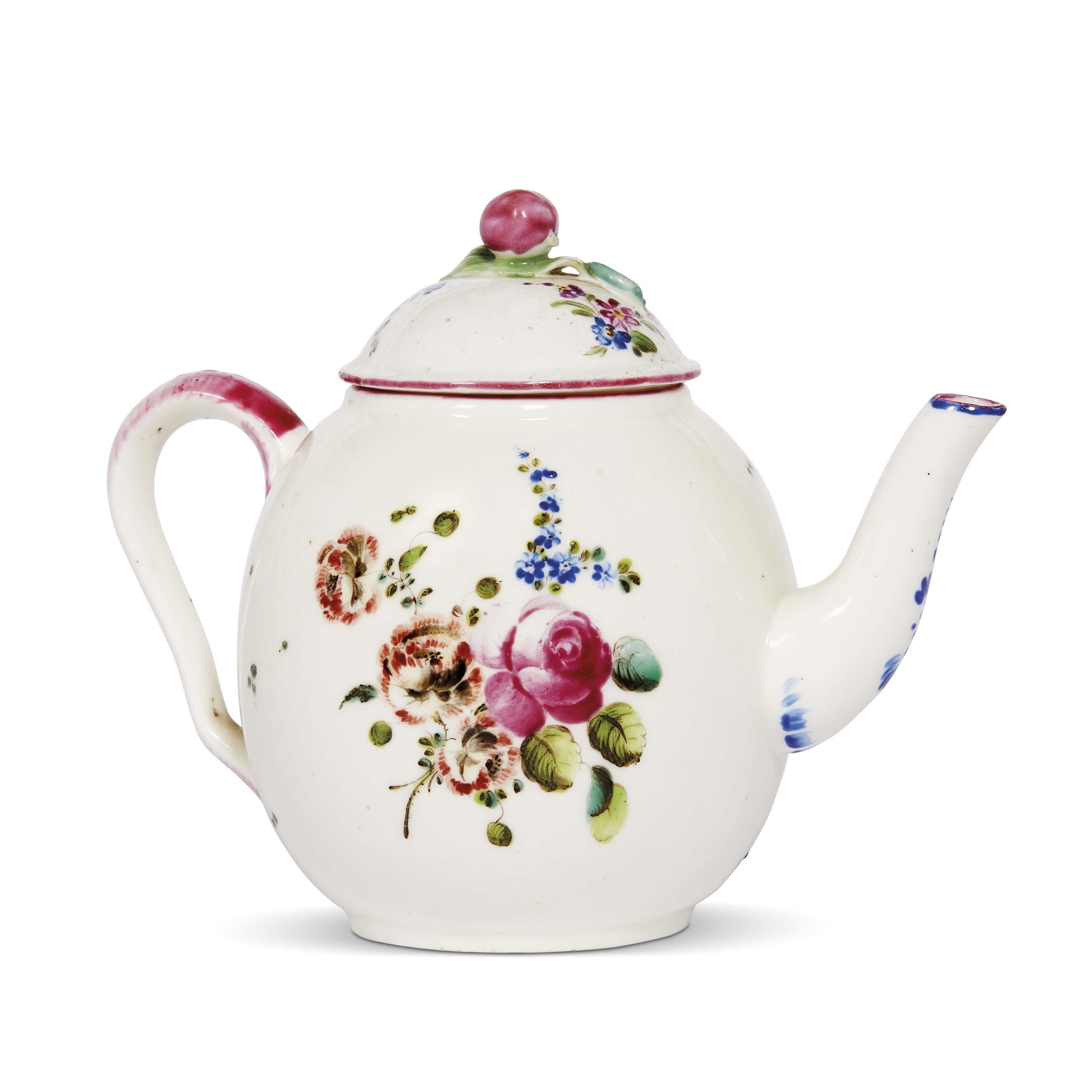Manifattura del Duca di Villeroy (Mennecy), Teiera in porcellana tenera dipinta a bouquet floreal...