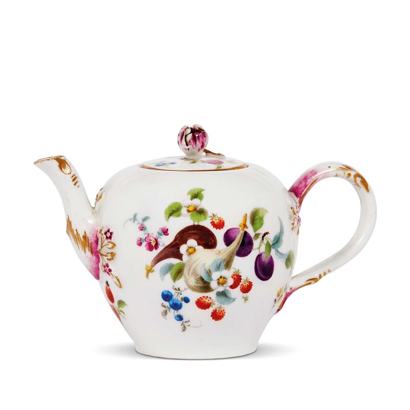 Meissen, Teiera in porcellana dipinta in policromia e oro (c. 1763-1774)