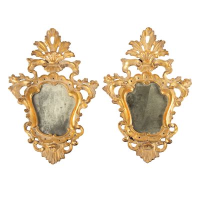 Coppia di ventoline, in legno dorato intagliato, secolo XIX