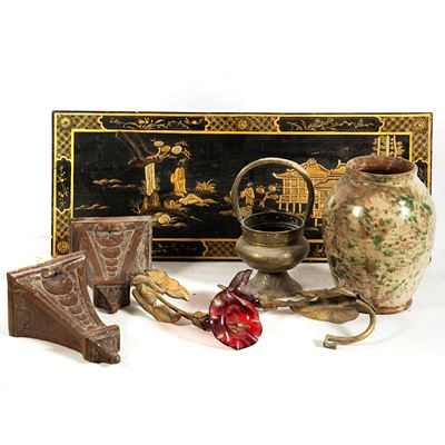Scuola orientale, Composizione decorativa (pannello con rilievi in legno laccato) e accessori, se...