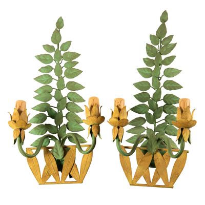 Sec. XX, Quattro applique in ferro battuto laccato policromo