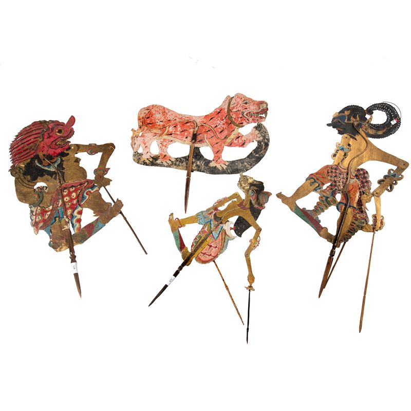 Indonesia, Quattro marionette da teatro in carta dipinta e legno tornito (fine XIX - inizi XX sec...
