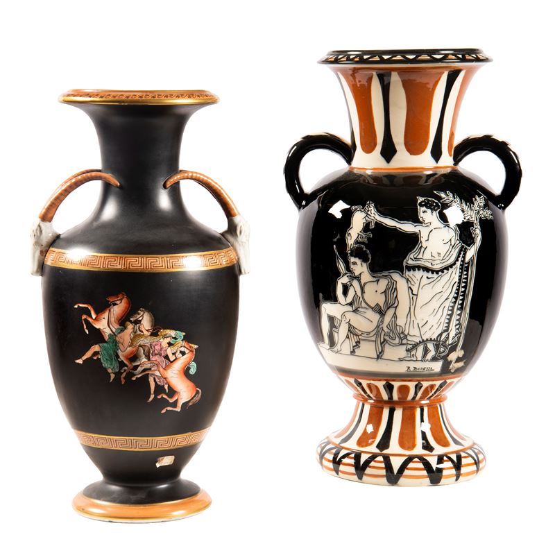 Sec. XX, Due anfore, in maiolica e ceramica a gusto archeologico