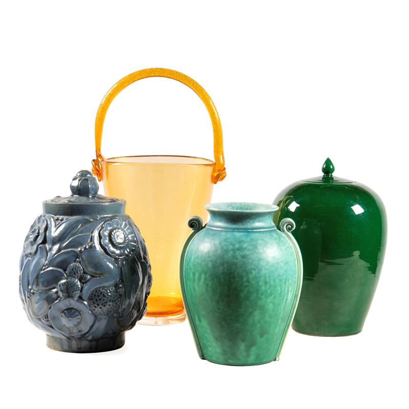 Secchio e vasi decorativi, tre pezzi in ceramica e vetro, sec. XX