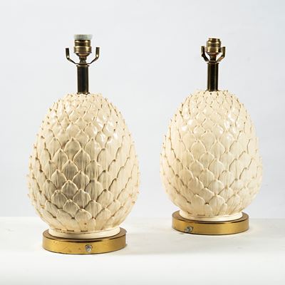 Lumiere in resina a guisa di ananas, Due lumi da tavolo, XX secolo