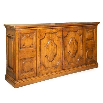 Credenza in stile Seicento, in noce, quattro sportelli, sec. XX